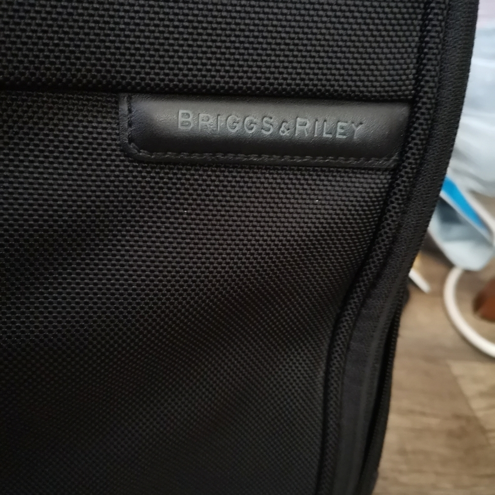 Briggs and Riley 2 wheel cabinbag - Picture 3 of 11